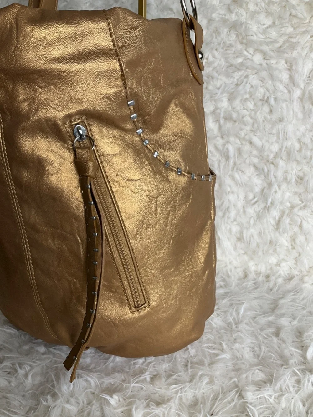 BUENO GOLD COLLECTION WOMEN'S METALLIC HOBO BAG~NEW!